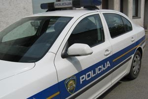 Slika MUP-ILUSTRACIJE-NOVA GALERIJA/auto_policija.jpg
